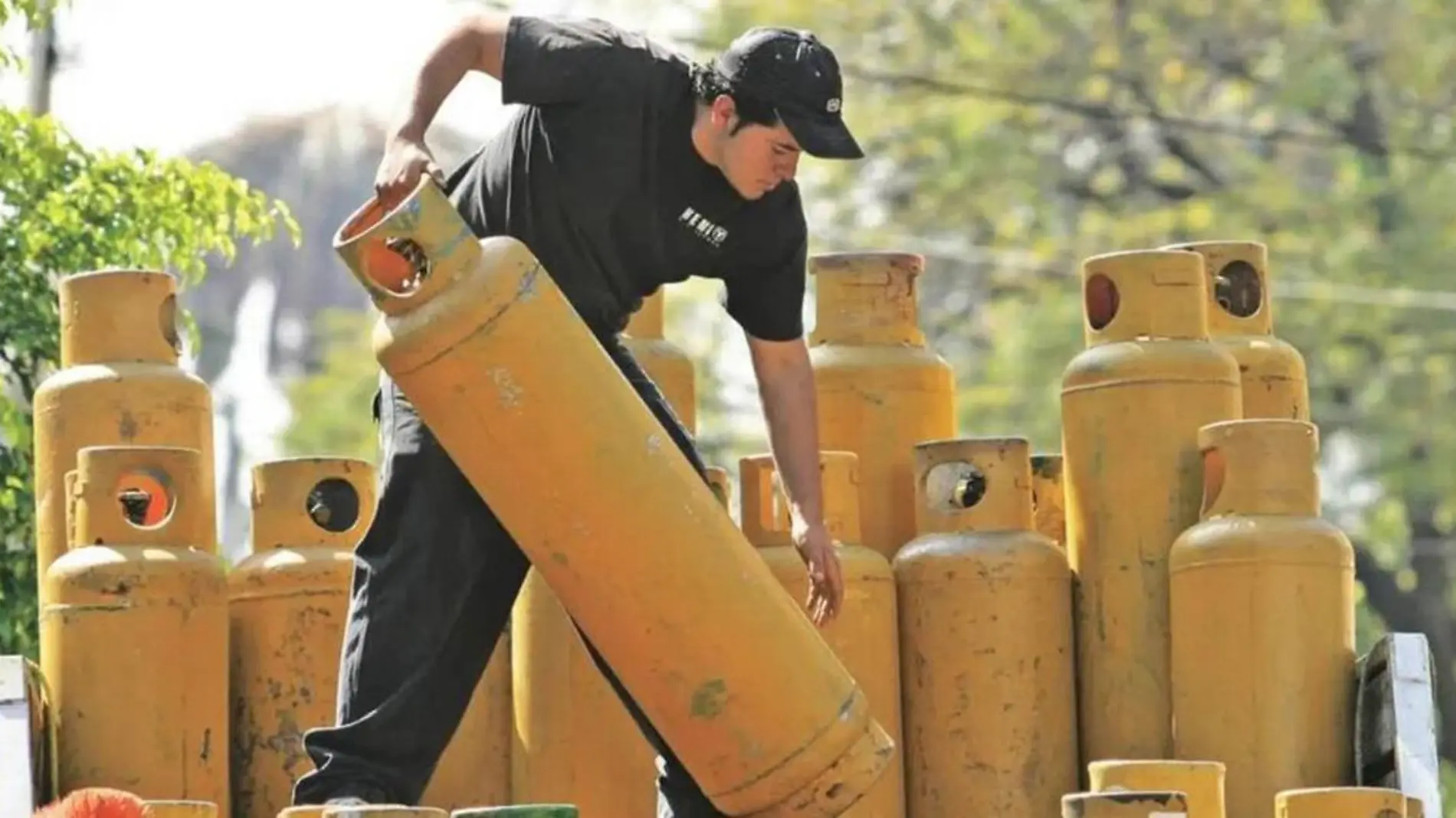 el precio de un tanque de 20 kilos de gas licuado de petróleo (LP) en Puebla lleva una disminución de 41.2 pesos